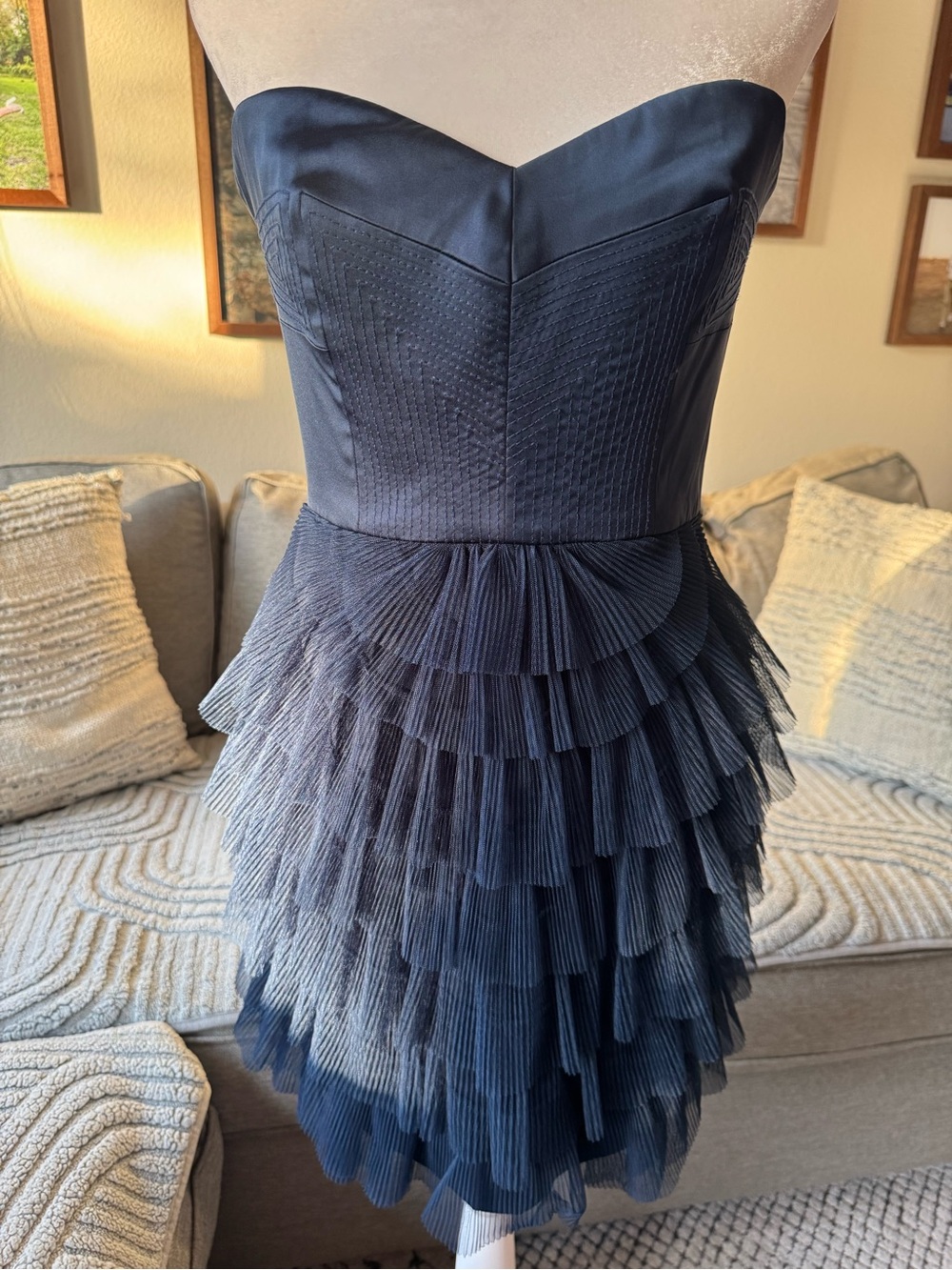 BCBGMAXAZRIA Strapless Cocktail Dress Size 6 Like New - Picture 11 of 11